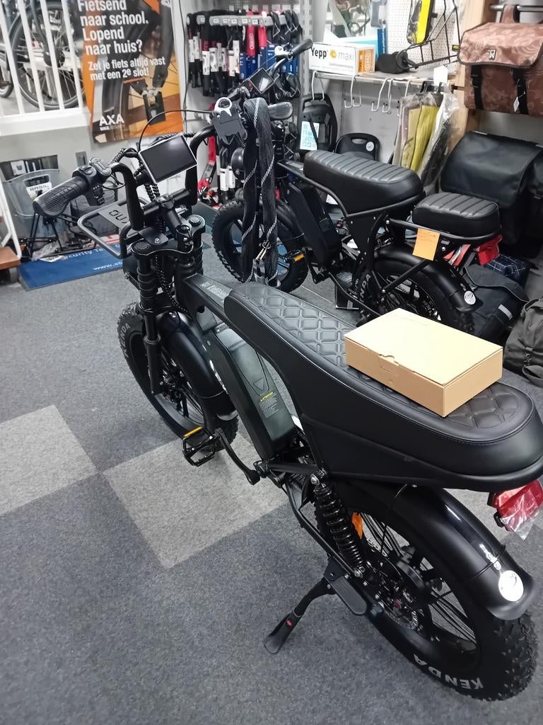 Nieuwe Fatbike Pro met slot en telefoonhouder, Fietsen en Brommers, Elektrische fietsen, Ophalen of Verzenden