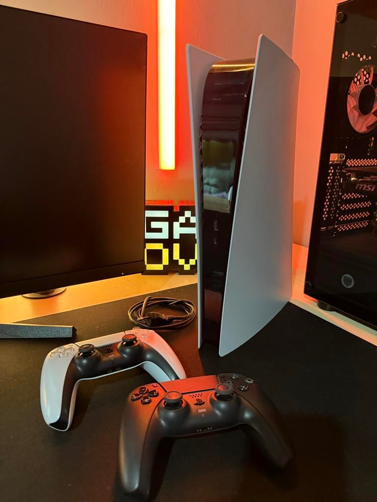 PS5 Digital met 2 controllers en 2TB externe harde schijf, Ophalen of Verzenden, Zo goed als nieuw