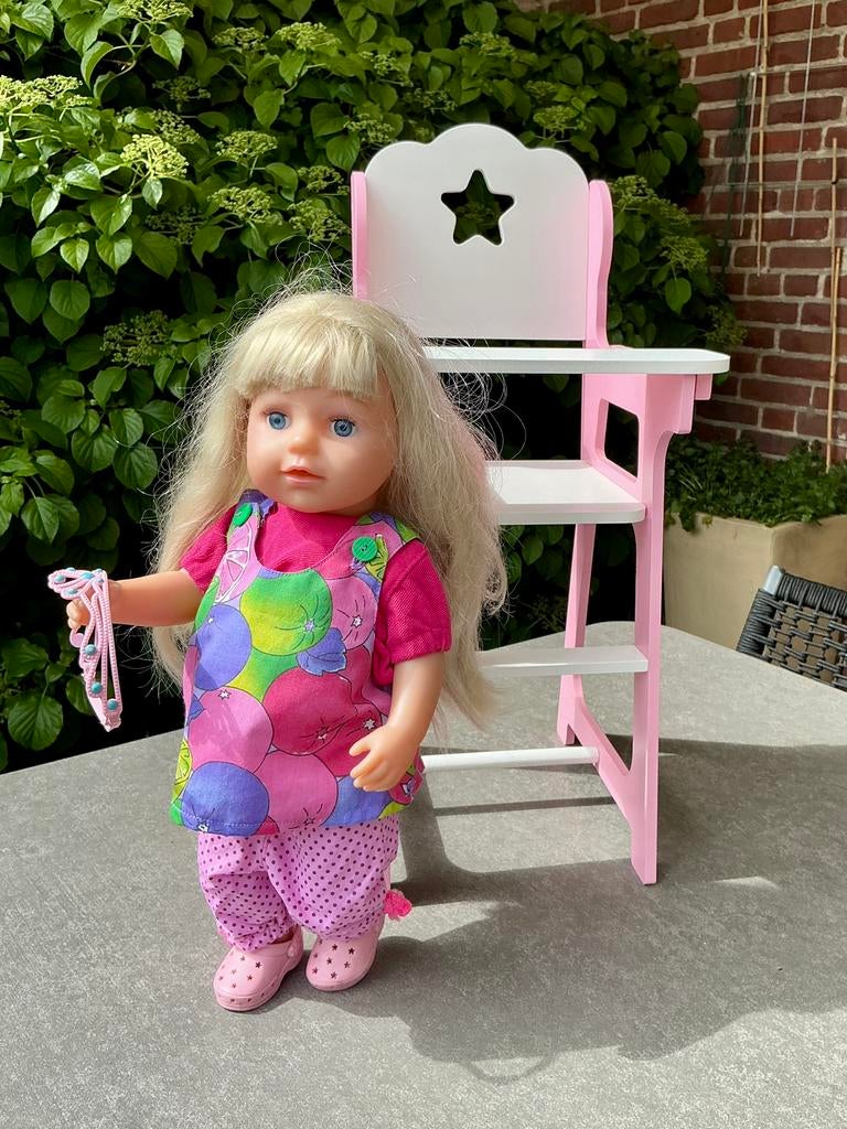 Babyborn pop met kinderstoeltje, Kinderen en Baby's, Speelgoed | Poppen, Ophalen of Verzenden, Zo goed als nieuw, Babypop
