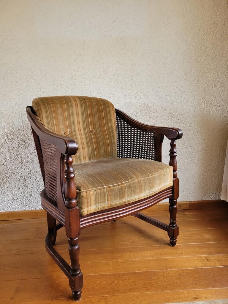 Houten fauteuil met webbing en gestreepte kussens, Ophalen