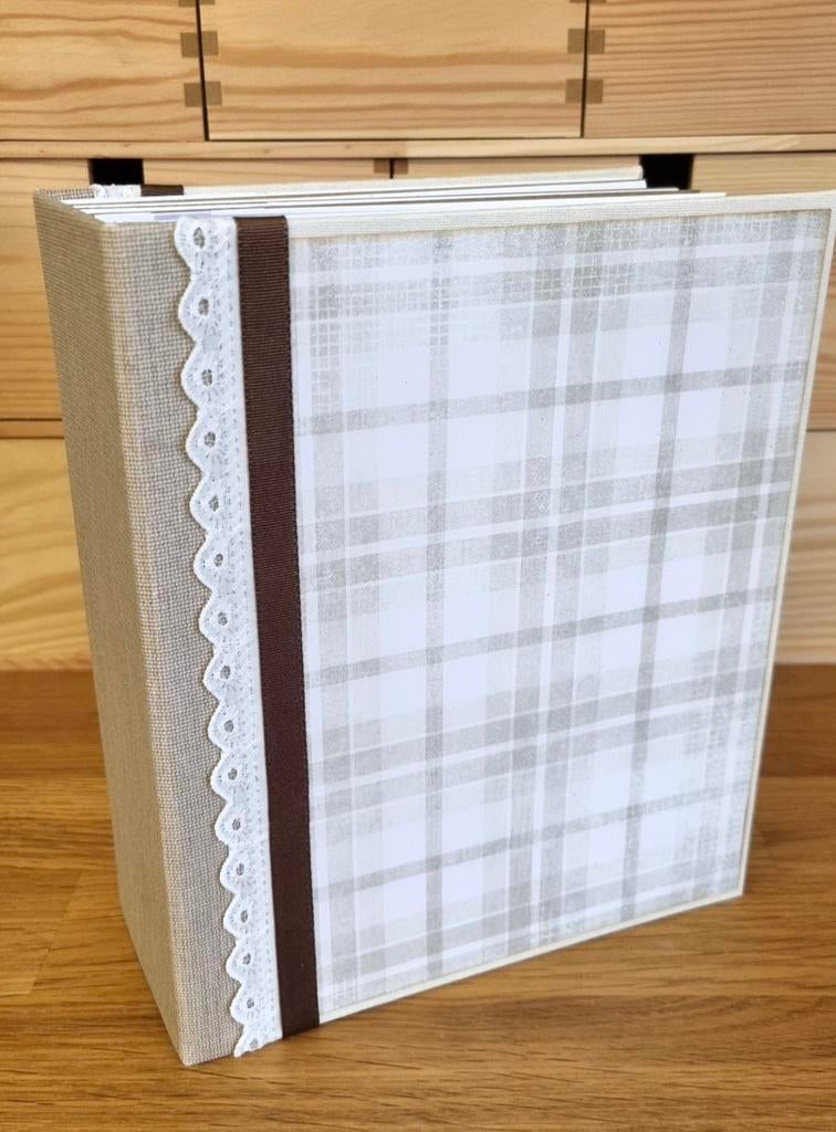 Scrapbook album Lavender hills, Hobby en Vrije tijd, Scrapbooking, Ophalen of Verzenden, Nieuw, Album of Boek