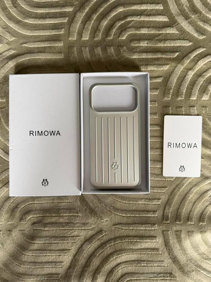 RIMOWA iPhone 17 Pro Max Case Silver, Telecommunicatie, Mobiele telefoons | Hoesjes en Frontjes | Apple iPhone, Zo goed als nieuw