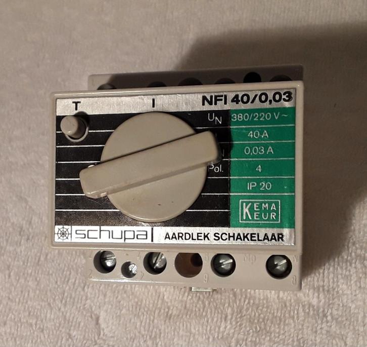 Diverse elektra materiaal (zie foto's), Doe-het-zelf en Verbouw, Elektra en Kabels, Ophalen