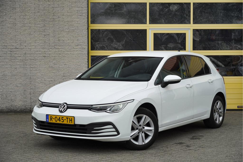 Volkswagen Golf 1.5 TSI 131PK 5drs Life Business BJ2022 Lmv, Voorwielaandrijving, 4 cilinders, Alcantara, Wit