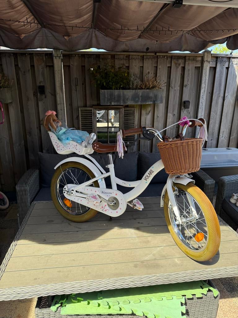 Volare Blossom Kinderfiets 16 inch met poppenzitje, Fietsen en Brommers, Fietsen | Kinderfietsjes, Terugtraprem, Zijwieltjes, 16 tot 20 inch