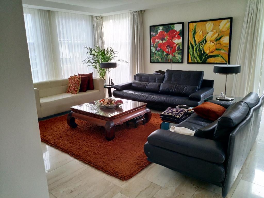 Banken Rolf Benz diep donkerblauw design, Huis en Inrichting, Banken | Bankstellen, Ophalen, Driepersoons, Zo goed als nieuw, Rechte bank