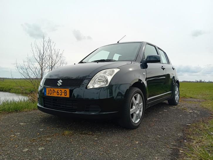 Suzuki Swift, Auto's, Suzuki, Particulier, Benzine, Hatchback, Handgeschakeld, Geïmporteerd, Zwart, Voorwielaandrijving, Ophalen of Verzenden