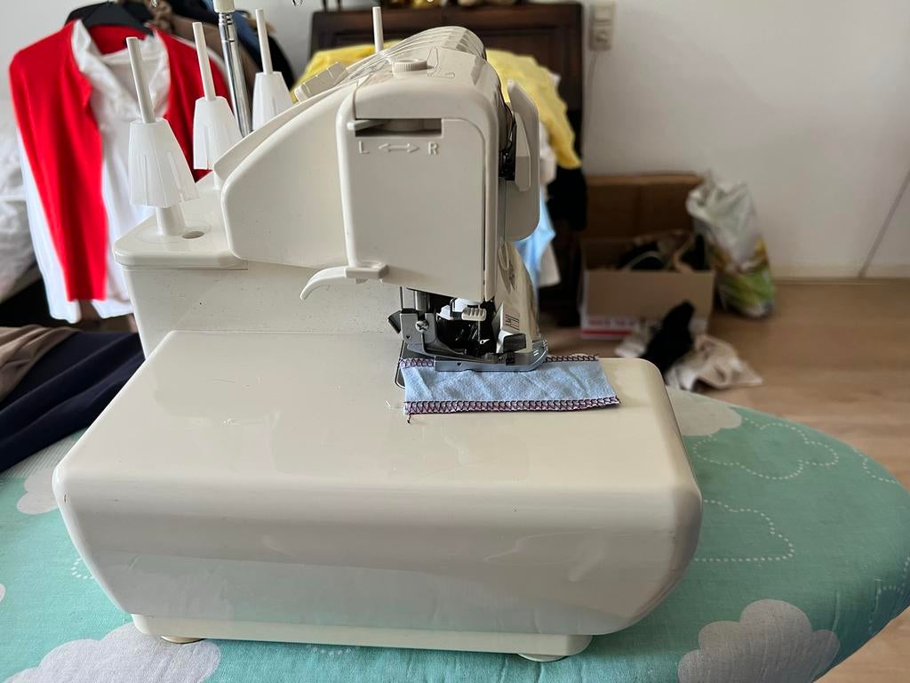 Baby Lock Lockmachine - Zo goed als nieuw, Ophalen of Verzenden, Zo goed als nieuw, Lockmachine, Overige merken