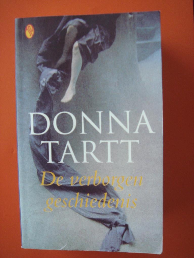 Boek Donna Tartt - De verborgen geschiedenis, Ophalen of Verzenden, Zo goed als nieuw