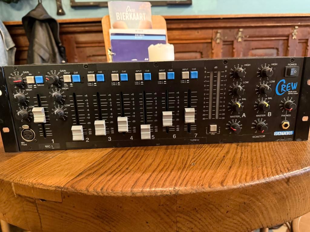 Dateq Crew mixer – multi-zone – 7 kanaals, Ophalen of Verzenden, Gebruikt, 10 tot 20 kanalen, Microfooningang