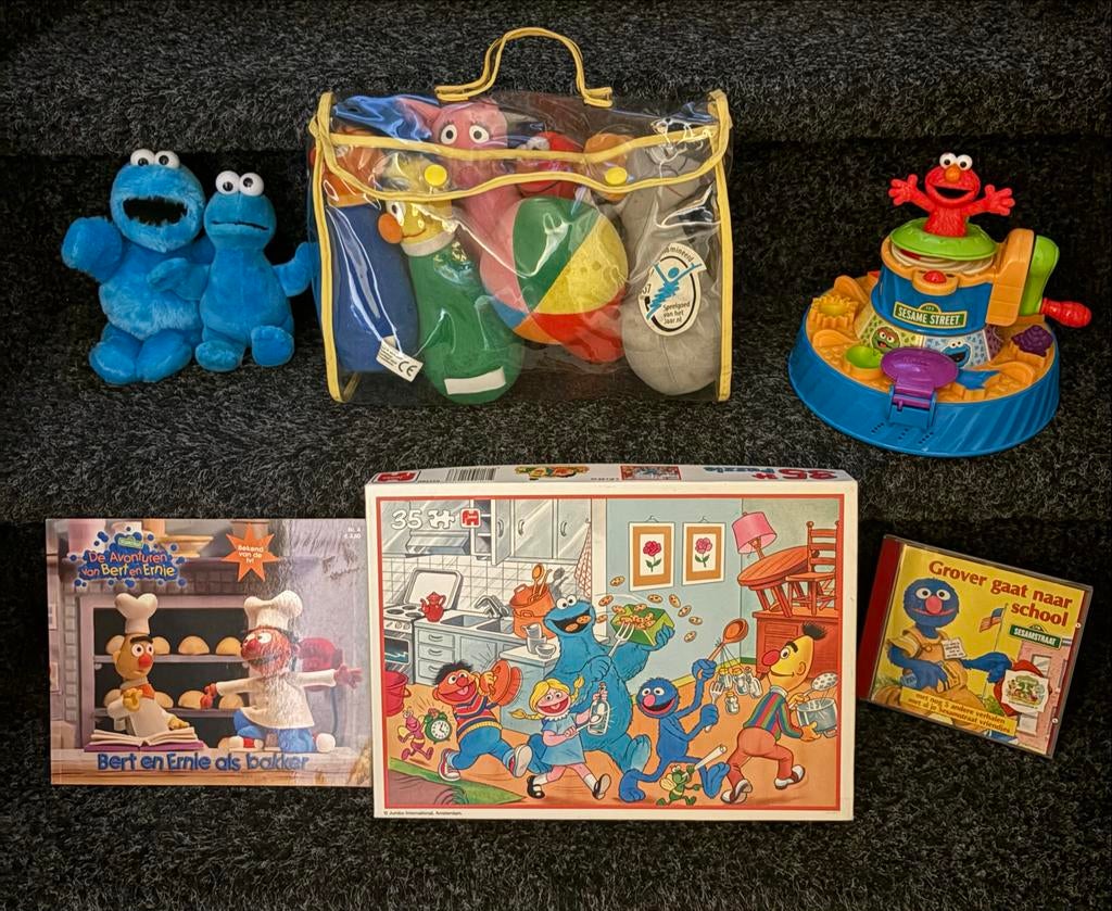Sesamstraat pakket met speelgoed, boek, cd en puzzel, Ophalen of Verzenden, Gebruikt, Jongen of Meisje