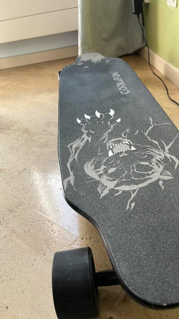 Cool&fun elektrisch skateboard, Sport en Fitness, Skateboarden, Gebruikt, Skateboard, Longboard, Ophalen