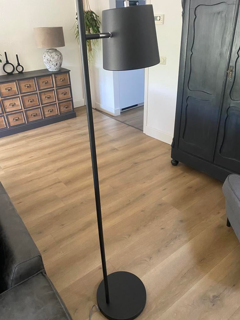 Staande schemerlamp zuiver, Huis en Inrichting, Lampen | Vloerlampen, Ophalen, Zo goed als nieuw, Metaal, Modern