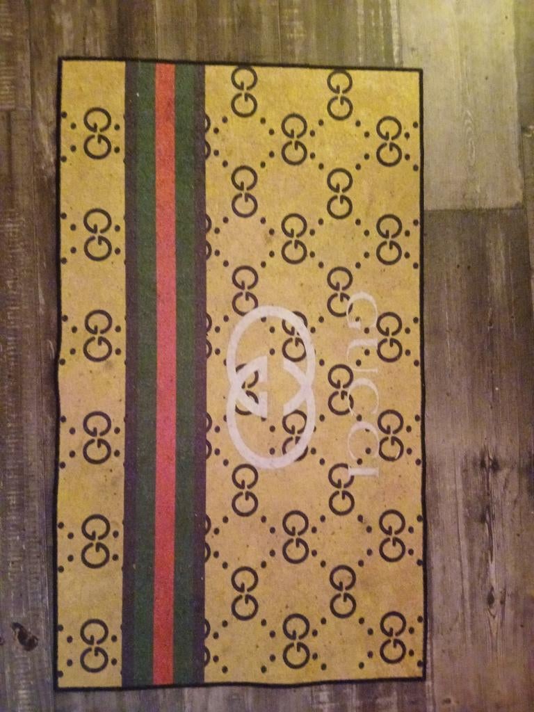 Gucci mat, Ophalen