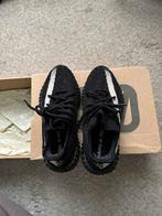 Yeezy Boost 350 V2 Oreo + Doos - Maat 41, Ophalen of Verzenden, Zo goed als nieuw, Zwart, Sneakers of Gympen