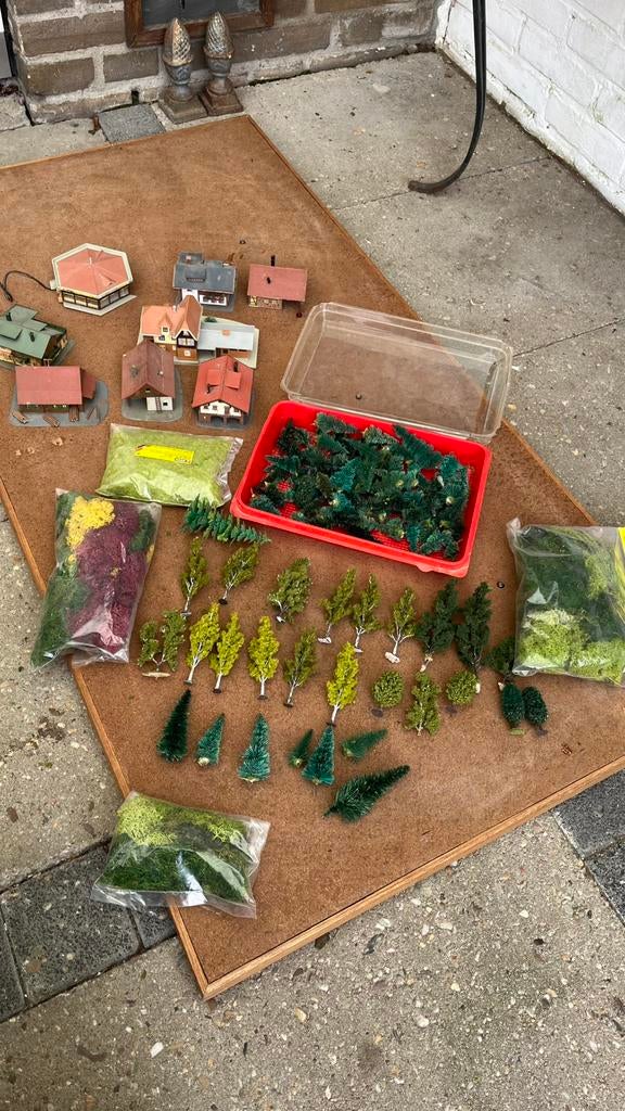 Bomen / struiken/ huisjes enz, Hobby en Vrije tijd, Modeltreinen | H0, Ophalen of Verzenden, Gelijkstroom of Wisselstroom, Brug, Tunnel of Gebouw