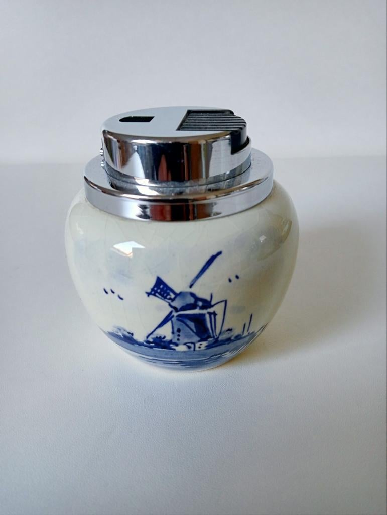 Vintage Delfts Blauw Aansteker met Molen en Mazda logo, Ophalen of Verzenden, Nieuw, Aansteker