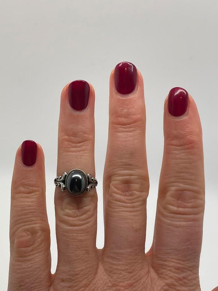 C565 Prachtige zilveren hematiet ring maat 16, Sieraden, Tassen en Uiterlijk, Ringen, Dame, Kleiner dan 17, Zilver, Zilver, Met edelsteen