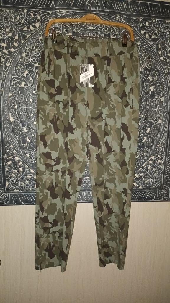 Nieuwe stretch broek camouflage groen New Collection, Kleding | Dames, Broeken en Pantalons, Maat 46/48 (XL) of groter, Nieuw