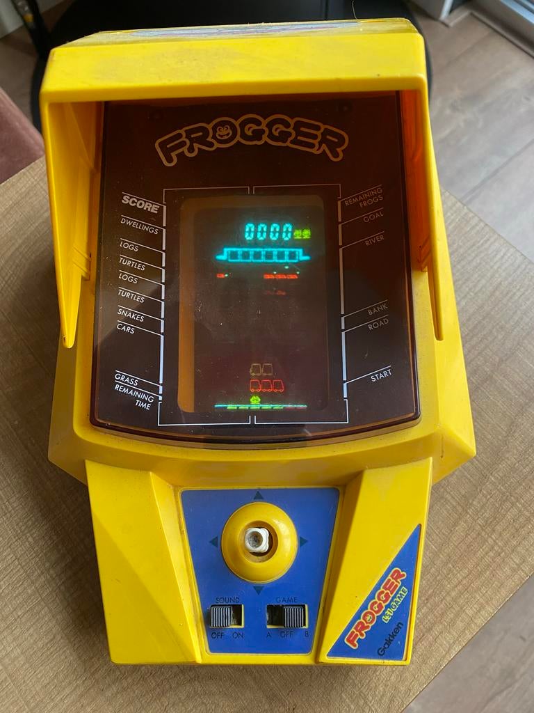 Vintage Frogger handheld game, Gebruikt, Overige genres, 1 speler, Ophalen of Verzenden