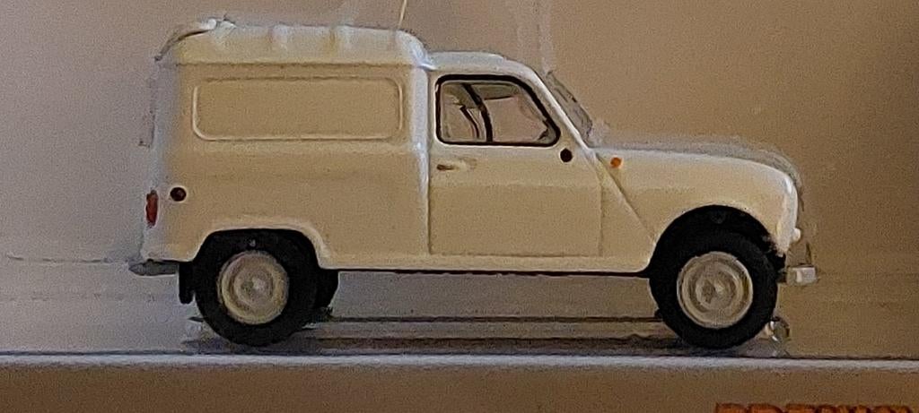 H0LK 0321 DIVERSE RENAULTS 1/87, Ophalen of Verzenden, Nieuw, Auto