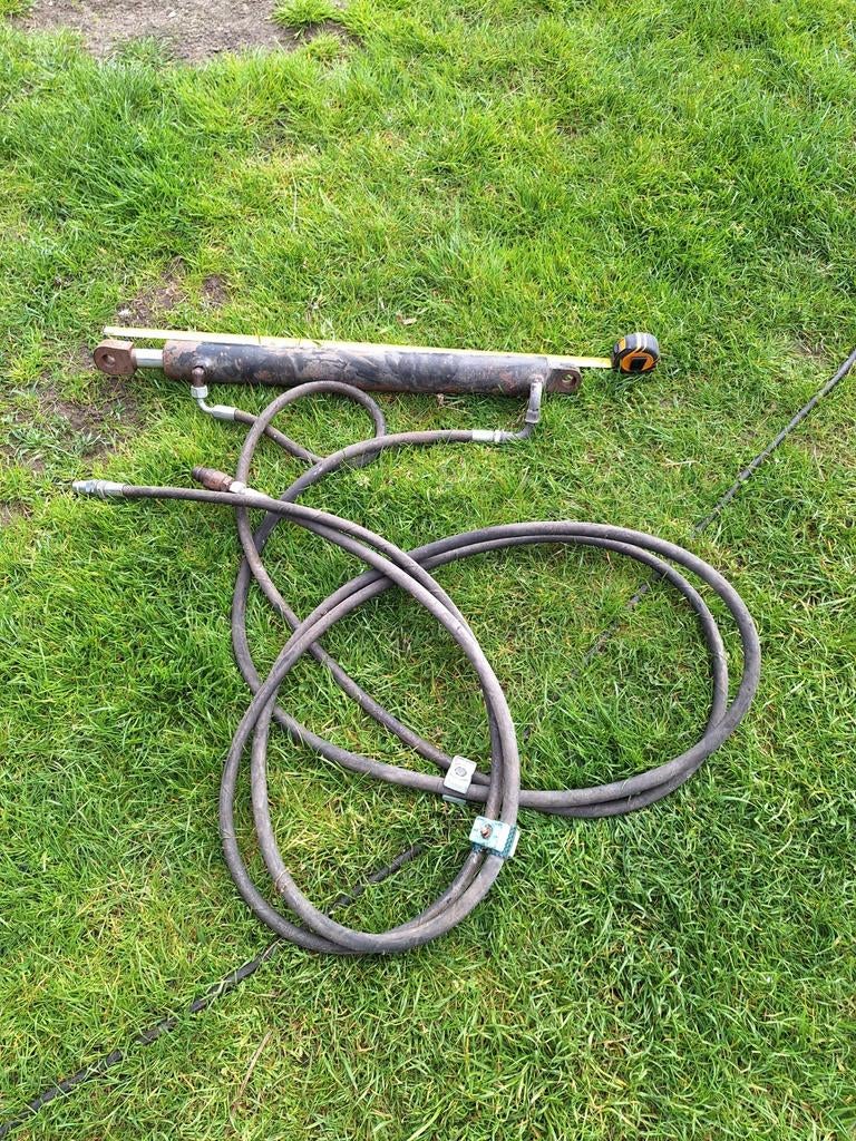 Hydrauliek cilinder met slangen, Ophalen, Gebruikt