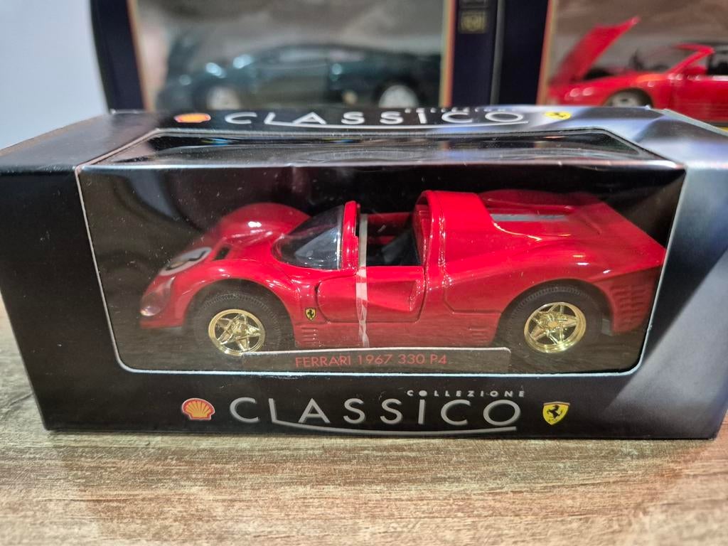 Ferrari 1967 330 P4 modelauto in originele verpakking, Hobby en Vrije tijd, Ophalen of Verzenden