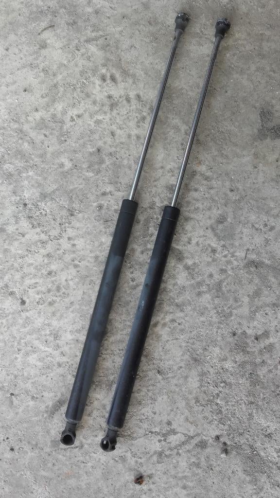 Setje gasveren vd achterklep Laguna 2002, Ophalen of Verzenden