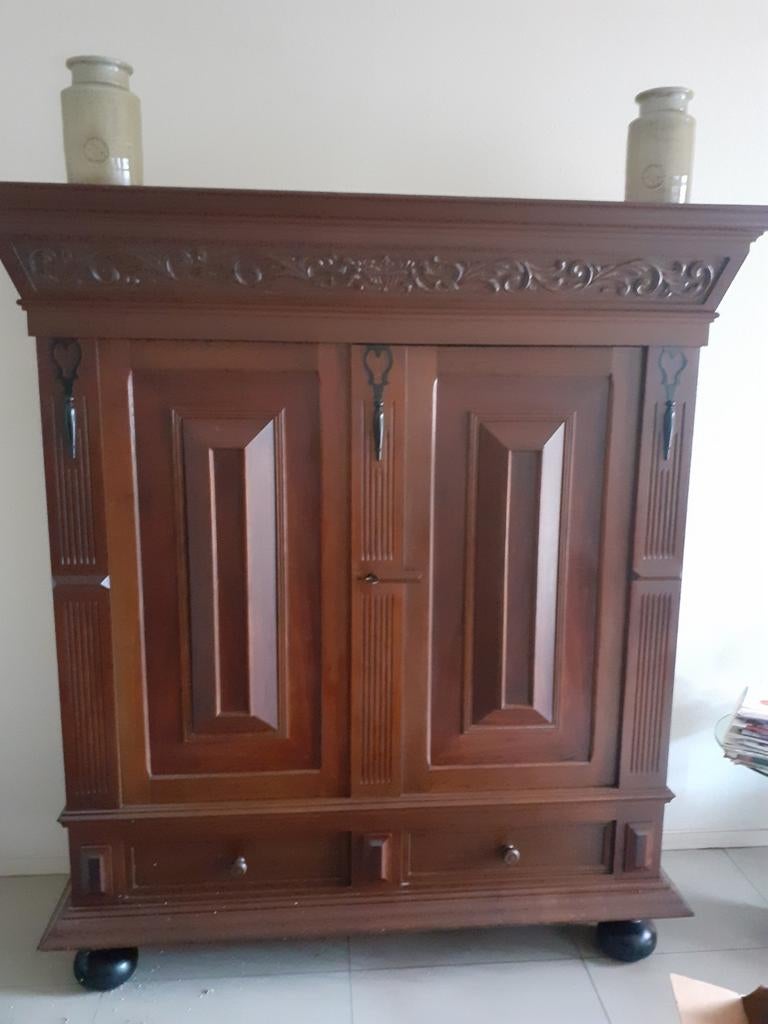 Authentieke Groenlose kussenkast, Ophalen