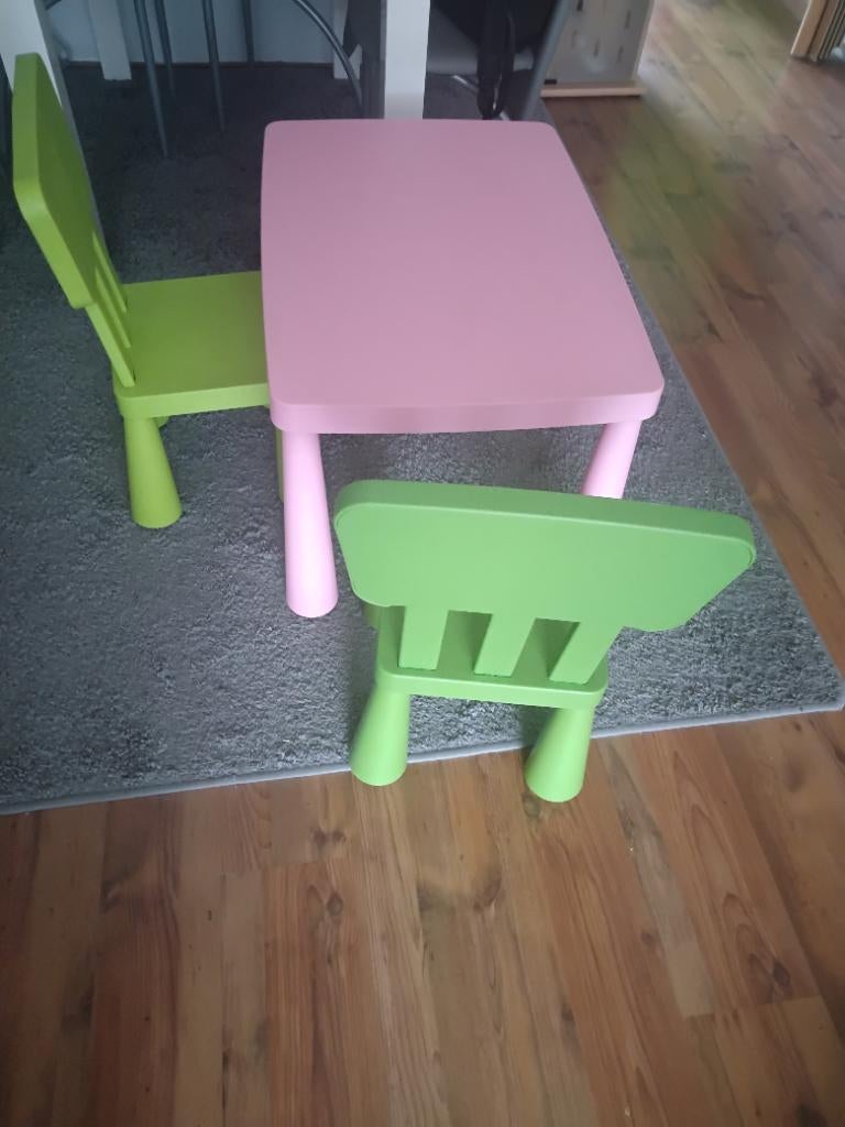 Kinderen stoelen en tafel, Kinderen en Baby's, Kinderkamer | Tafels en Stoelen, Ophalen of Verzenden, Gebruikt, Tafel(s) en Stoel(en)