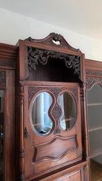 Antieke Engelse notenhouten vitrinekast, Antiek en Kunst, Ophalen of Verzenden