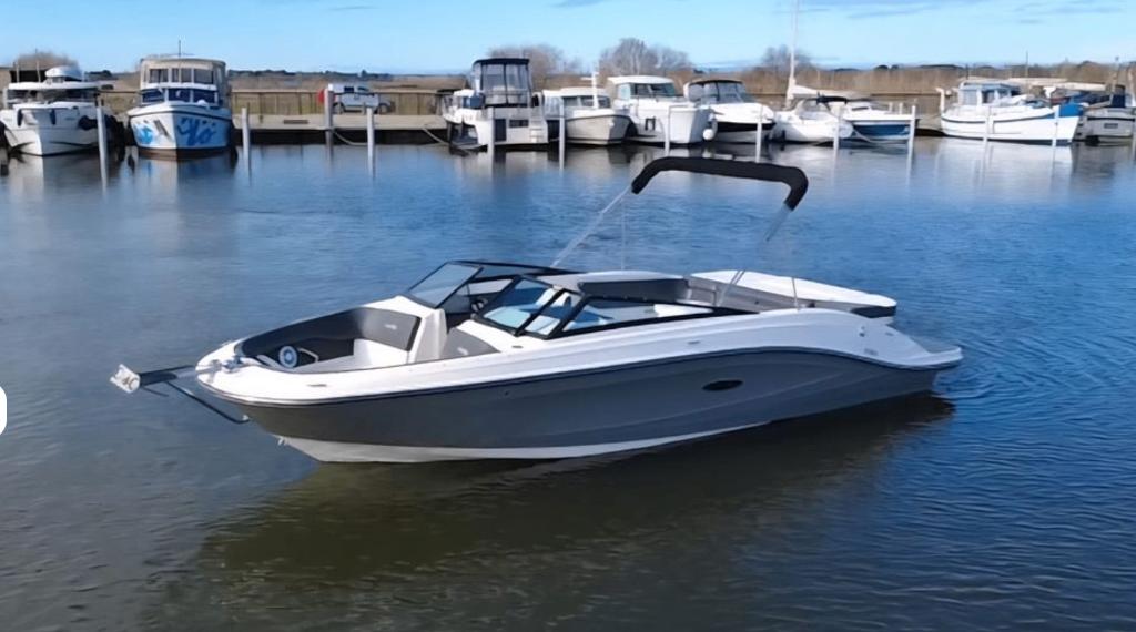 Sea Ray 230 SPX, 2017, 250pk 4.5L V6, 410uur, Ophalen, Gebruikt, Binnenboordmotor, 6 meter of meer