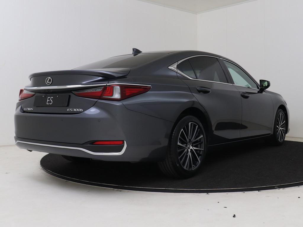 Lexus ES 300h 35th Edition Beperkt leverbaar! (bj 2025), Auto's, Lexus, 12 maanden, Beige, 4 cilinders, 1655 kg