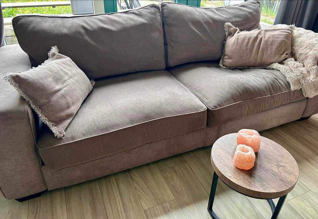 Mooie beige bank, in goede staat., Huis en Inrichting, Banken | Bankstellen, Ophalen, Driepersoons, 75 tot 100 cm, Zo goed als nieuw