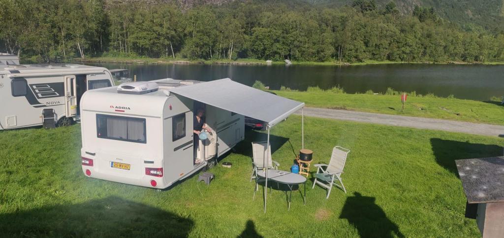 Adria Altea. 462 PU 2019 airco, mover, casetteluifel, Caravans en Kamperen, Rondzit, Frans bed, Particulier, Adria