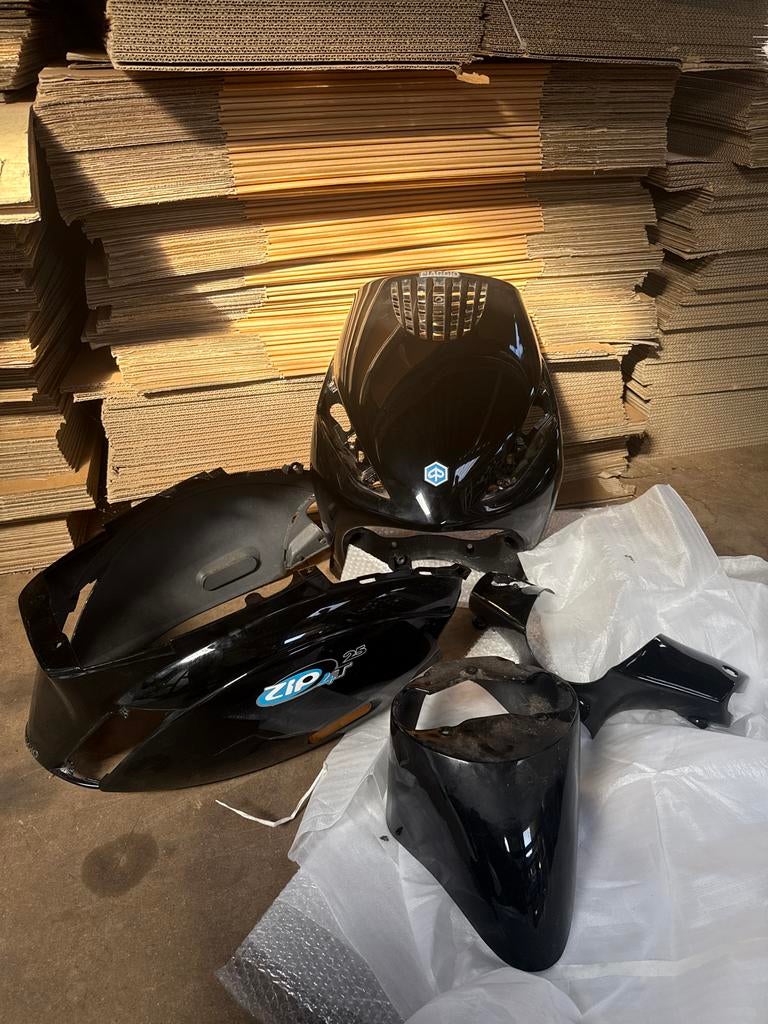 Originele Piaggio Zip 4-takt plaatset met verlichting, Fietsen en Brommers, Ophalen of Verzenden, Gebruikt, Kap, Piaggio