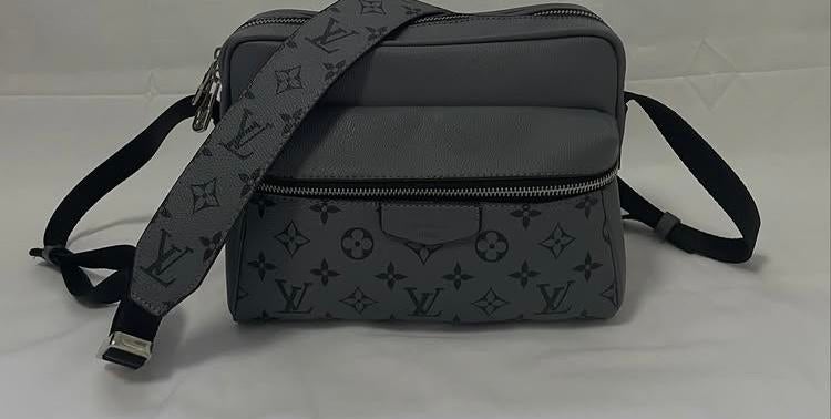 Nieuwe Heren Tas., Sieraden, Tassen en Uiterlijk, Tassen | Schoudertassen, Overige merken, Nieuw, Ophalen of Verzenden, Grijs