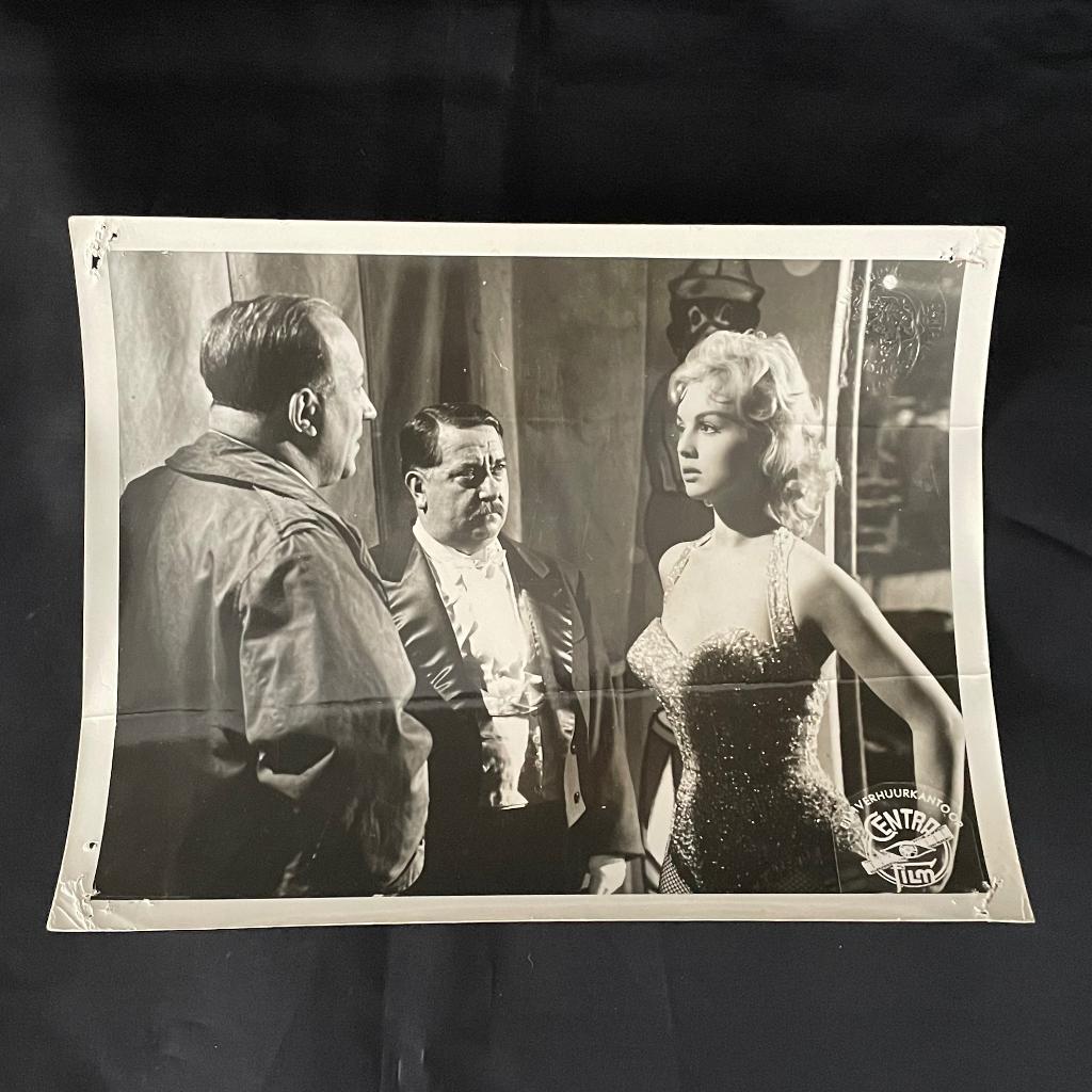 Vintage cinema foto van Mylène Demongeot – Fantômas., Verzamelen, Gebruikt, Foto, Ophalen of Verzenden, 1940 tot 1960