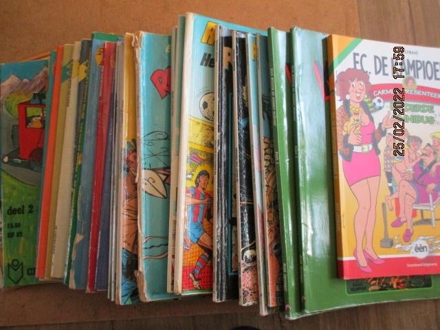 adv6024 28 voetbalstrips met mankement, Boeken, Stripboeken, Eén stripboek, Ophalen, Gelezen