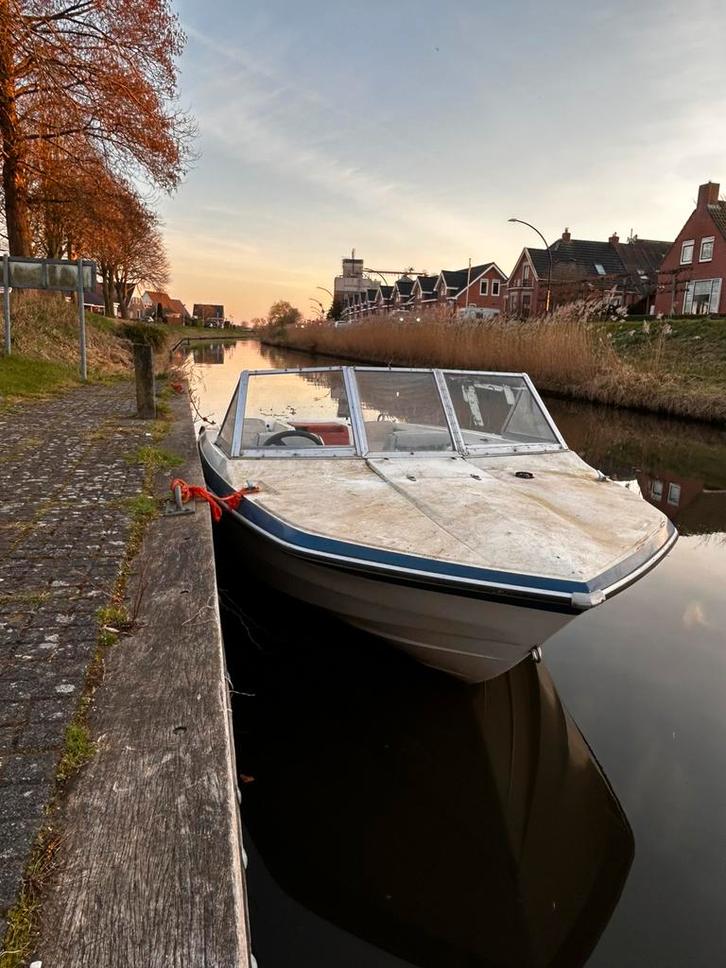 Glastron 184 crestflite mercruiser 6cilinder opknapper, Watersport en Boten, Speedboten, Zo goed als nieuw, 3 tot 6 meter, Benzine