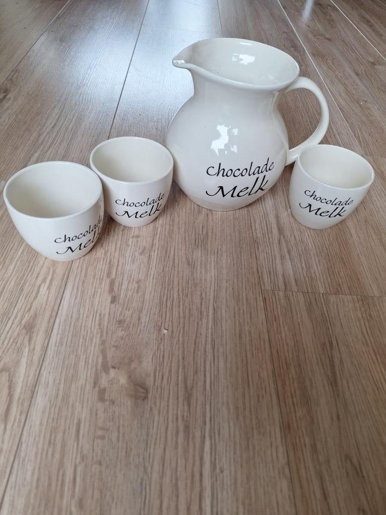 Chocoladekan met 3 bekers nieuw samen, Ophalen, Overige stijlen, Kop(pen) en/of Schotel(s)