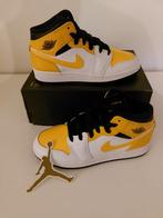 Nike Air Jordan 1 Mid SE 'University Gold' maat 35.5 nieuw, Ophalen