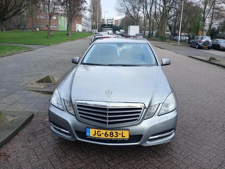 Mercedes-Benz E-Klasse E200 CDI BE Aut7 2011 Grijs, Auto's, Mercedes-Benz, Particulier, E-Klasse, Diesel, A, Sedan, Handgeschakeld