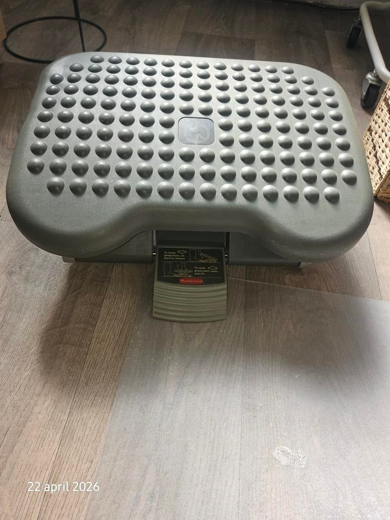 Voetensteun verstelbaar rubbermaid, Ophalen