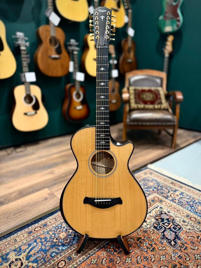 Taylor Builder’s Edition 652CE 12-string, Muziek en Instrumenten, Snaarinstrumenten | Gitaren | Akoestisch, The Guitar Factory Oss