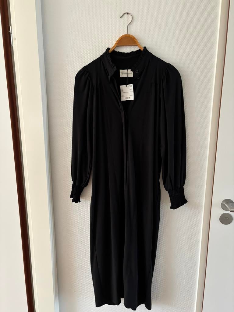 Nieuw: prachtige Jane Lushka jurk Maat XS/S travelstof, €23, Kleding | Dames, Zwart, Nieuw, Ophalen of Verzenden, Maat 36 (S)