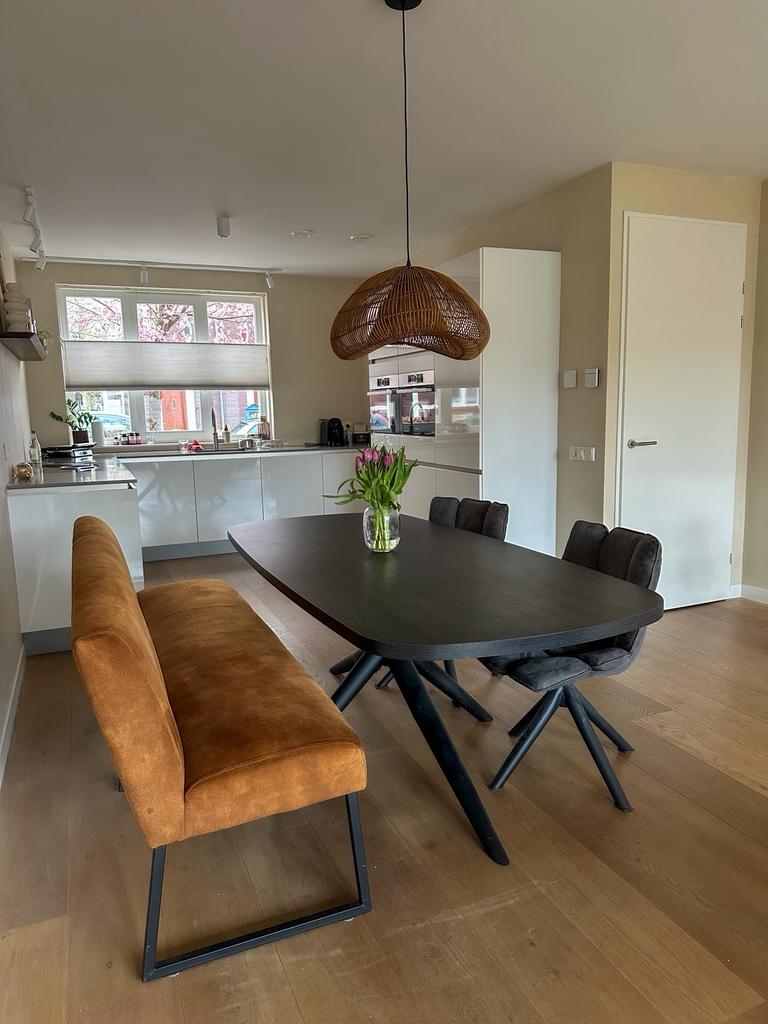 Zwarte 6 persoons eettafel te koop, Huis en Inrichting, Ophalen, Zo goed als nieuw, Rond, 50 tot 100 cm