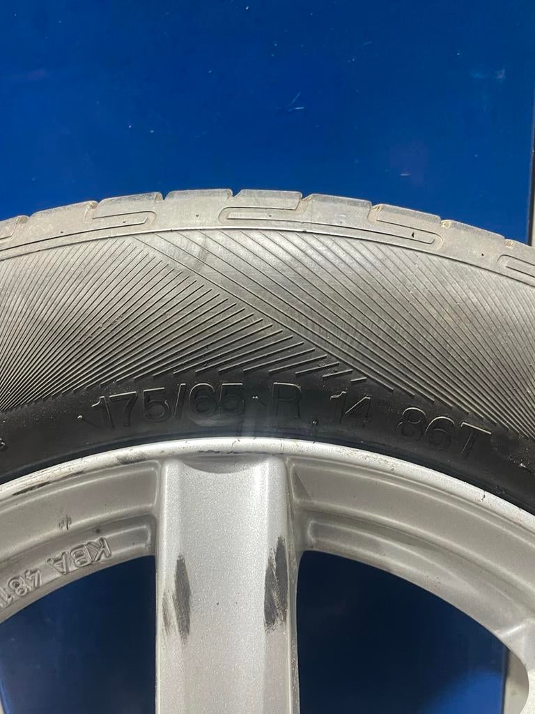 Set velgen 4x100 met banden voor Aygo/C1/107, Auto-onderdelen, Banden en Velgen, Ophalen, 14 inch, Gebruikt, 175 mm