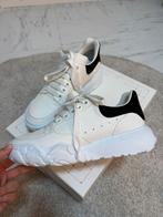 Alexander mcqueen limited edition sneakers, Wit, Ophalen of Verzenden, Zo goed als nieuw