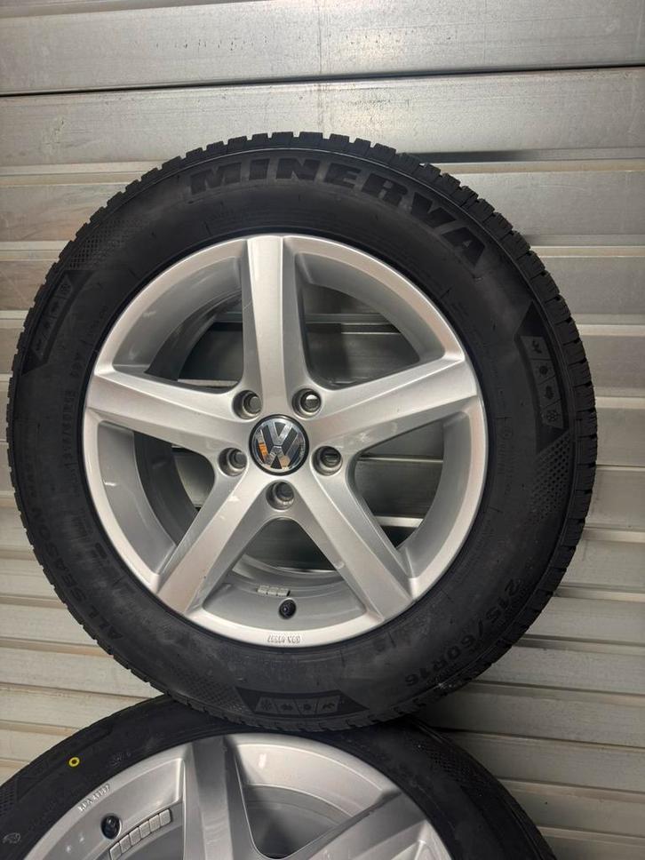 Originele 16” All Season set VW Passat met nieuwe 215/60R16, Auto-onderdelen, Banden en Velgen, Banden en Velgen, All Season, 16 inch